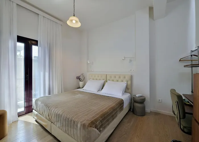 Dryades & Orion Hotel
